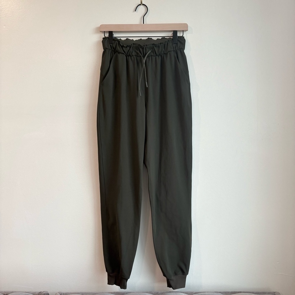 Lululemon On The Fly Joggers Dark Olive Green Pants Women’s Size 4 - Picture 3 of 8